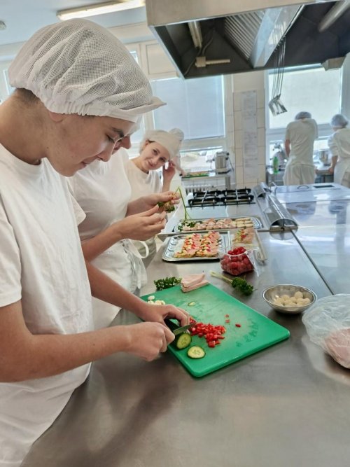 Žáci 1. ročníku oboru hotelnictví se zapojili do projektu Festival srdcí 4  