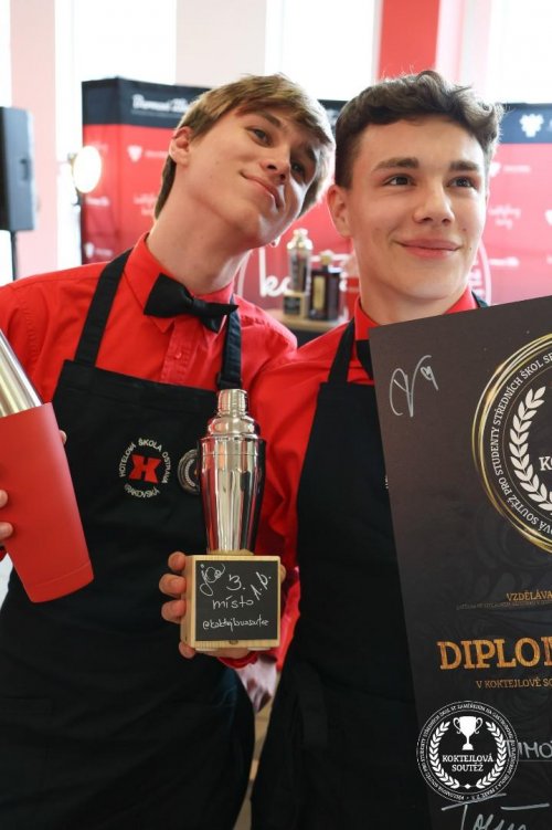 První ročník Koktejlové soutěže ve spolupráci Barmanů Zlín a Hotelové školy, Frenštát pod Radhoštěm 8  