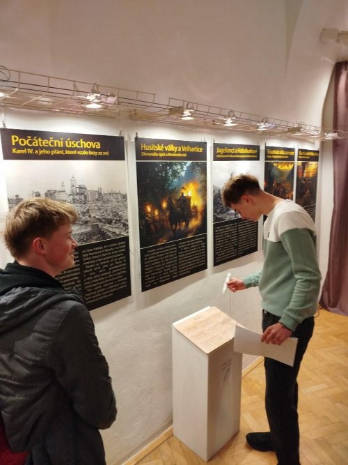 Na dosah koruny: Třída KČ1B poodhalila tajemství českých králů 5  