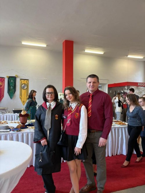 PRAKTICKÁ MATURITNÍ ZKOUŠKA TŘÍDY H4 SKUPINA AJ1 NA TÉMA  „BRADAVICKÁ HOSTINA ČTYŘ KOLEJÍ“ 2  