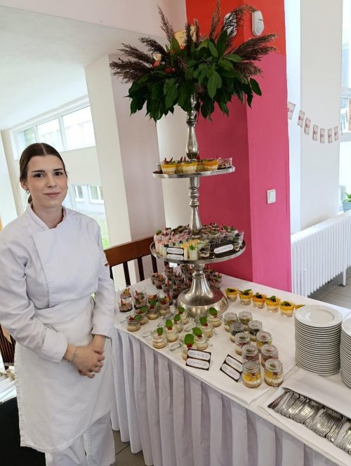 PRAKTICKÁ MATURITNÍ ZKOUŠKA TŘÍDY H4 SKUPINA AJ1 NA TÉMA  „BRADAVICKÁ HOSTINA ČTYŘ KOLEJÍ“ 4  