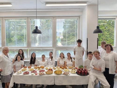 Projektový den třídy H2 (12 žáků) : Studená kuchyně – rautové výrobky 1  