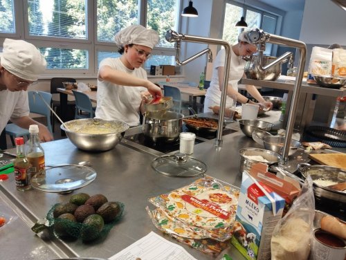 Svět na talíři: Projektový den cizokrajné kuchyně na Hotelové škole 3  